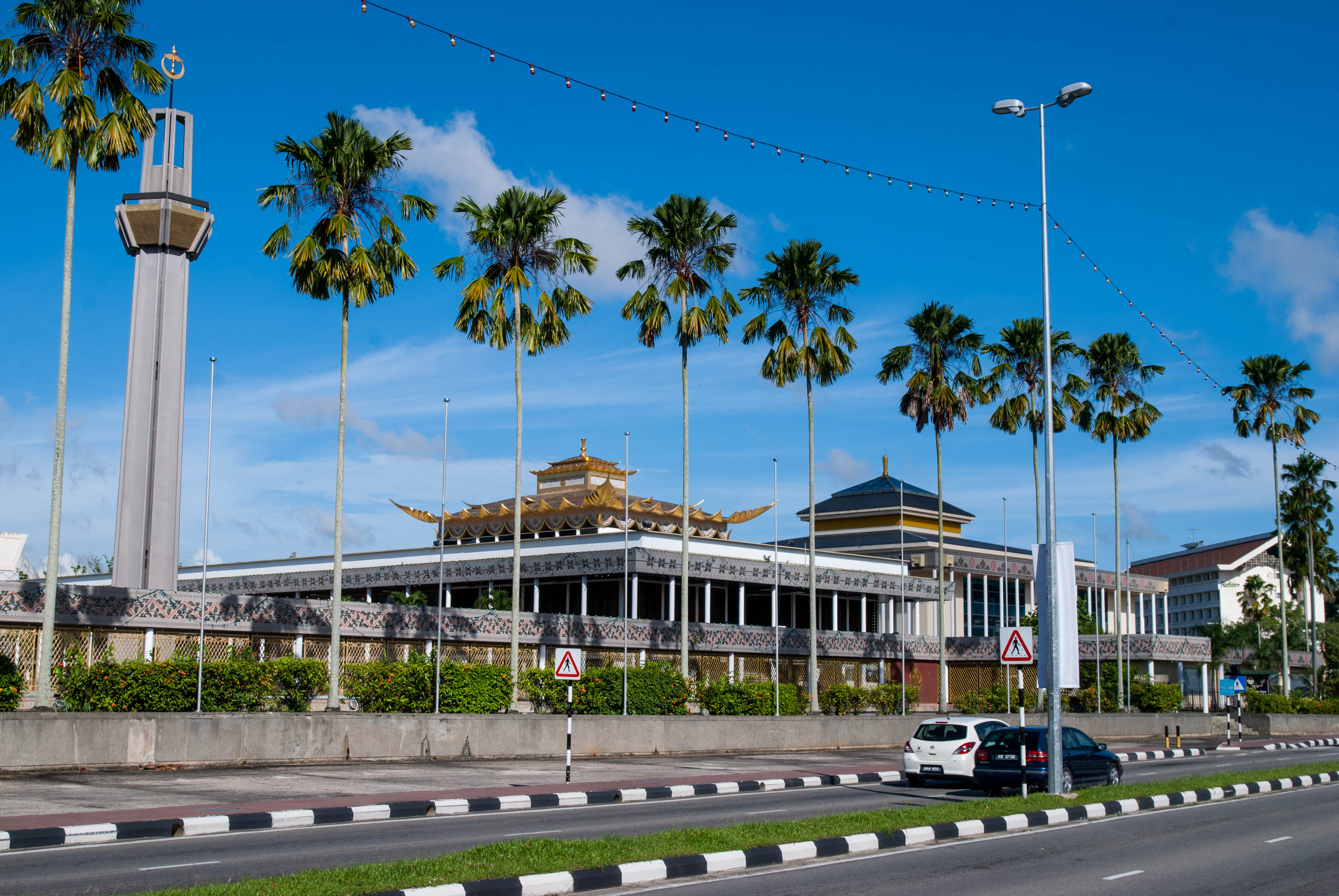 Berkunjung ke Brunei Darussalam, Negara Kecil namun Super Kaya